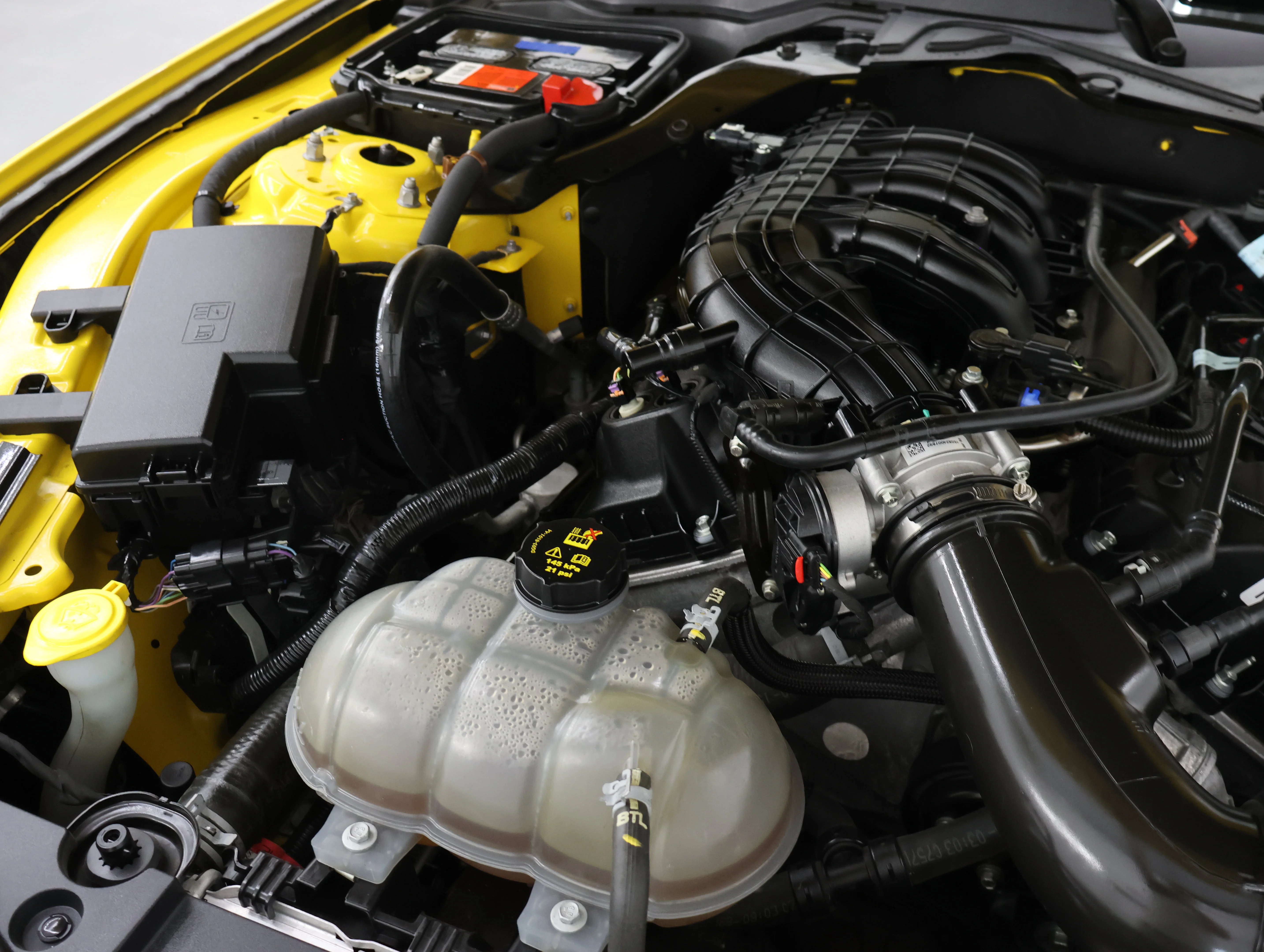 Used 2016 Triple Yellow Tri-Coat Ford V6 image 18