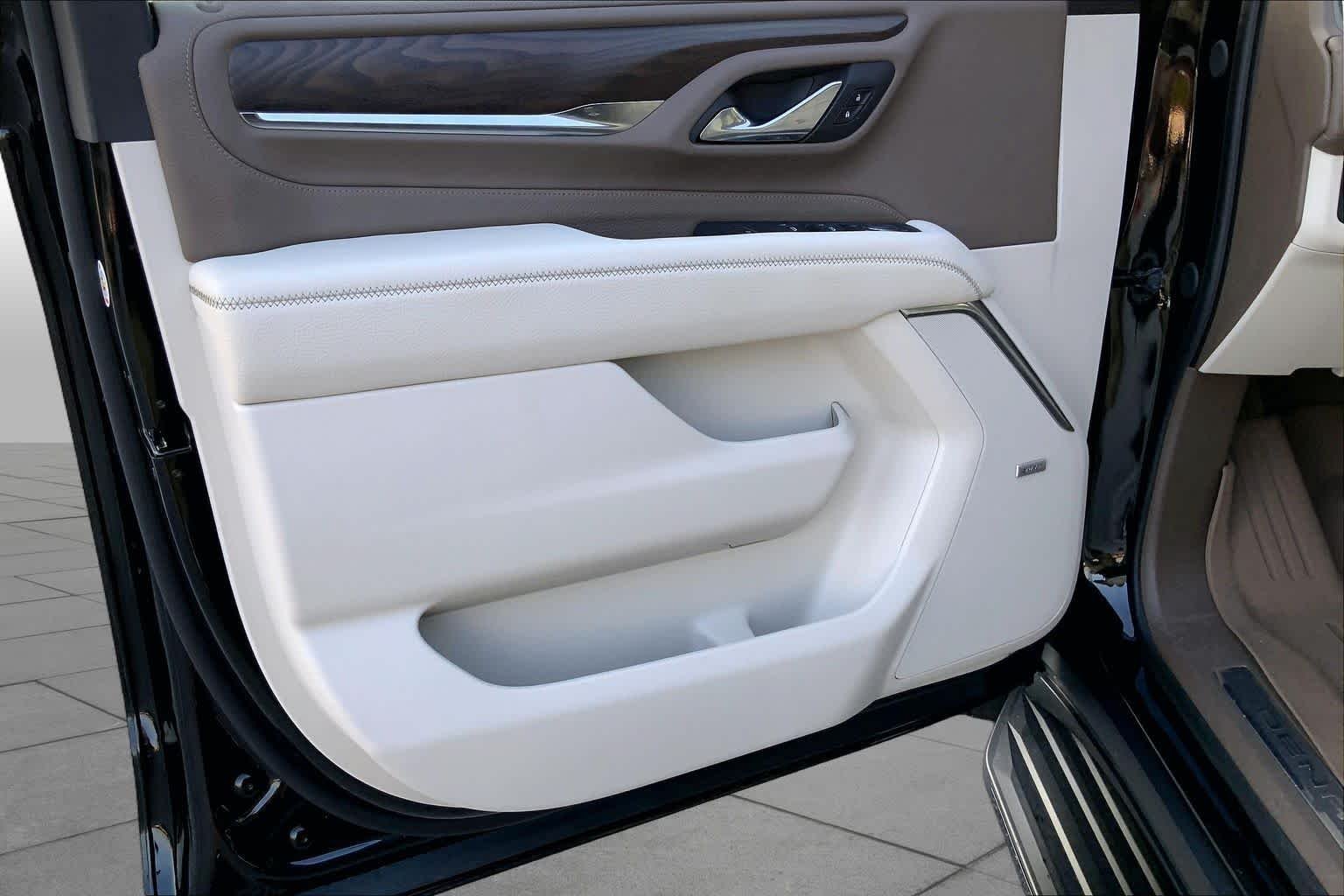 Used 2024 Onyx Black GMC Denali image 21