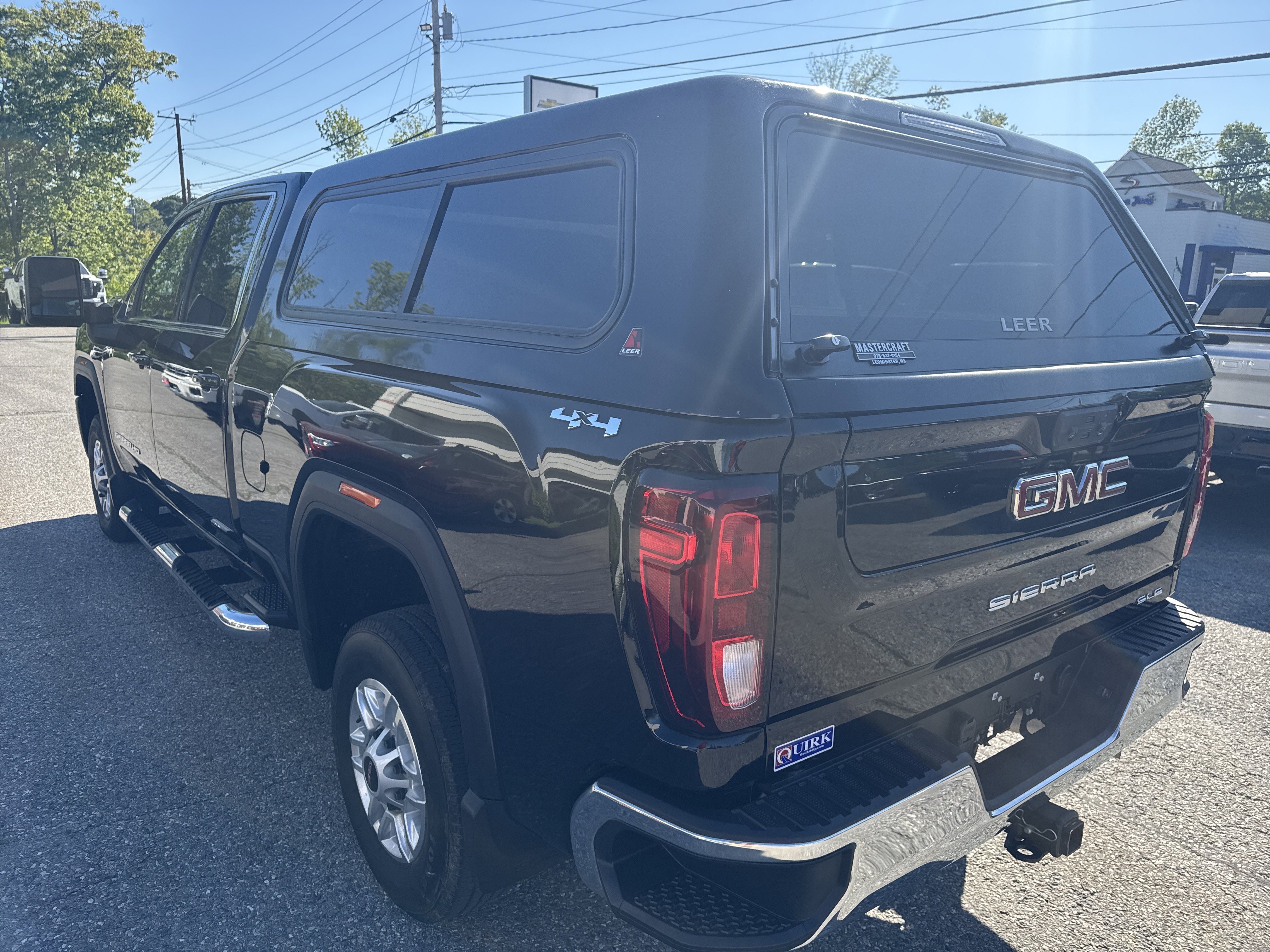 Used 2024 Onyx Black GMC SLE image 6