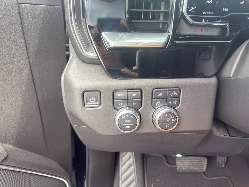 Used 2025 Onyx Black GMC SLT image 14