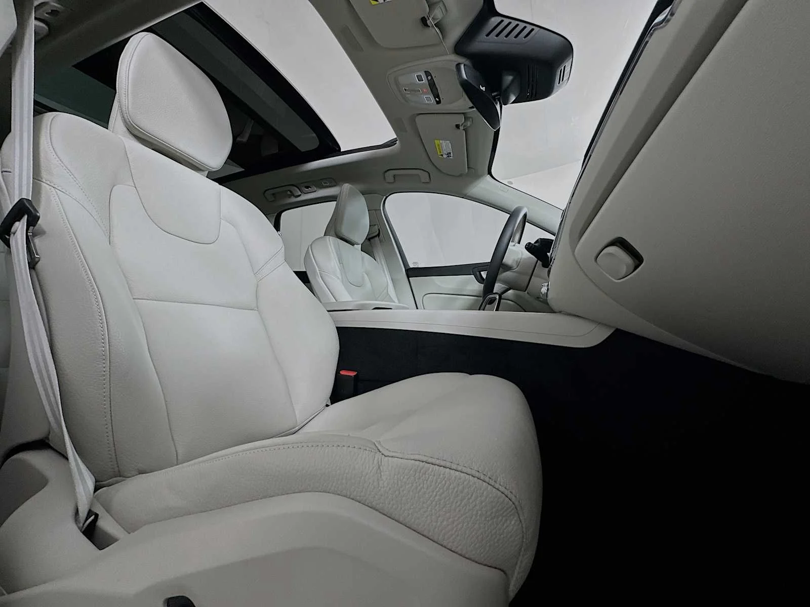 Certified Used 2025 Platinum Grey Volvo Core image 26