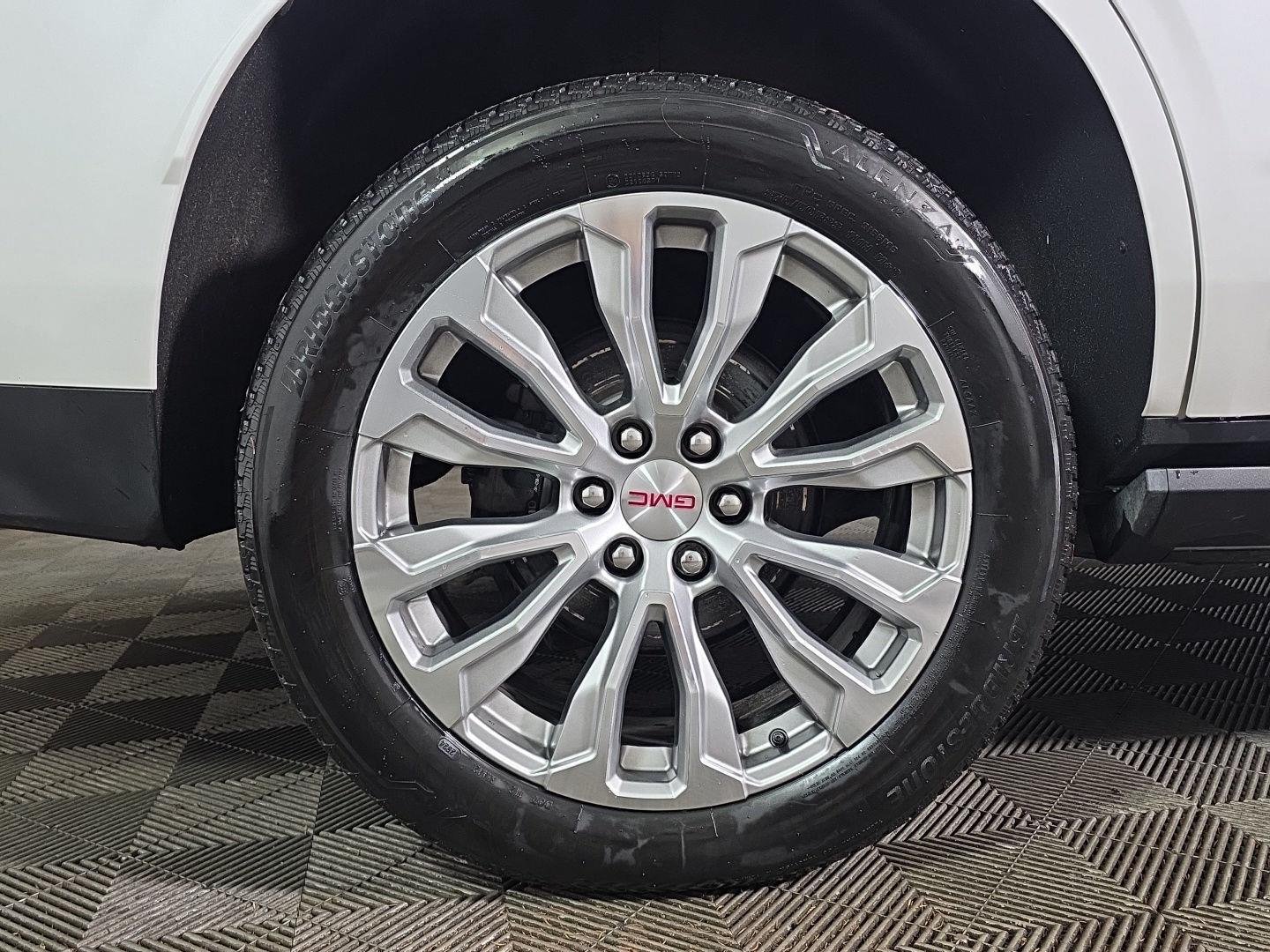 Used 2024 White Frost Tricoat GMC Denali image 2
