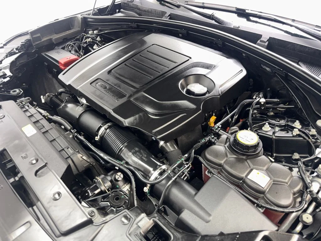 Used 2026 Black Land Rover Dynamic SE image 74