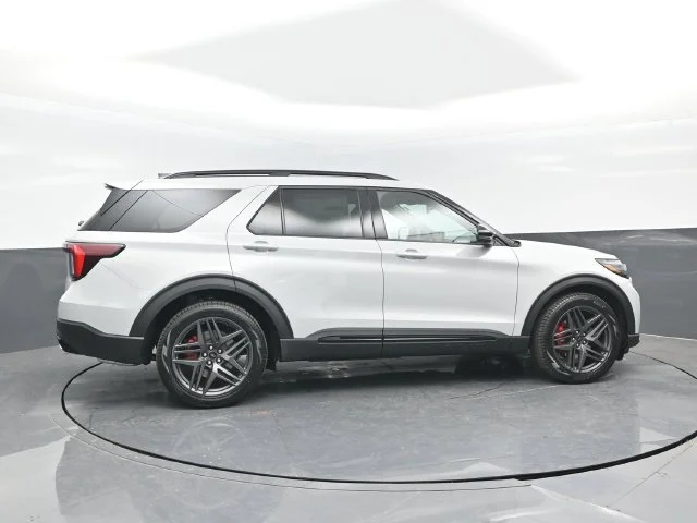 New 2027 Avalanche Gray Ford ST image 3