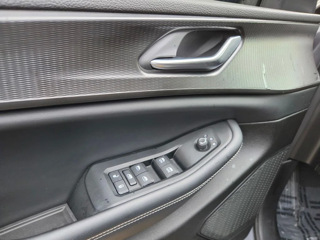 Used 2023 Gray Jeep Altitude X image 38