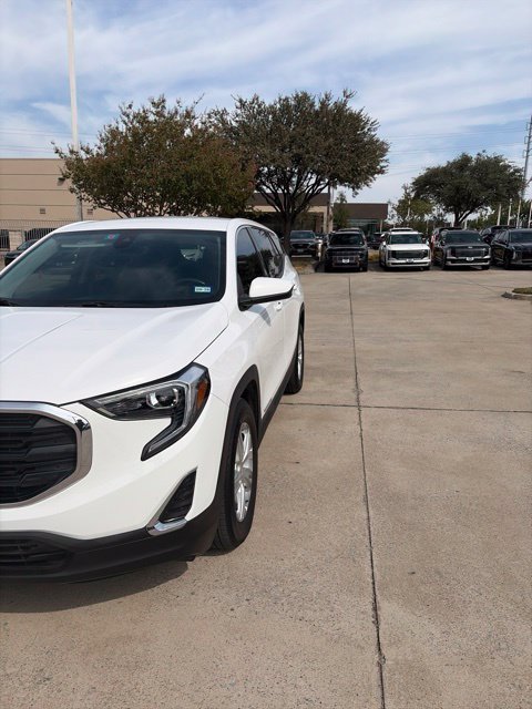 Used 2020 Summit White GMC SLE image 2