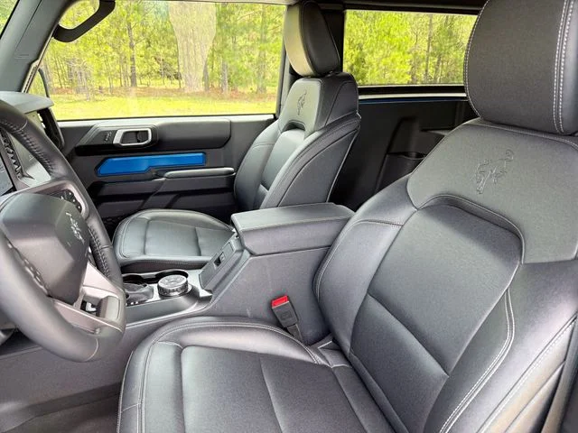 Used 2026 Blue Ford Badlands image 15
