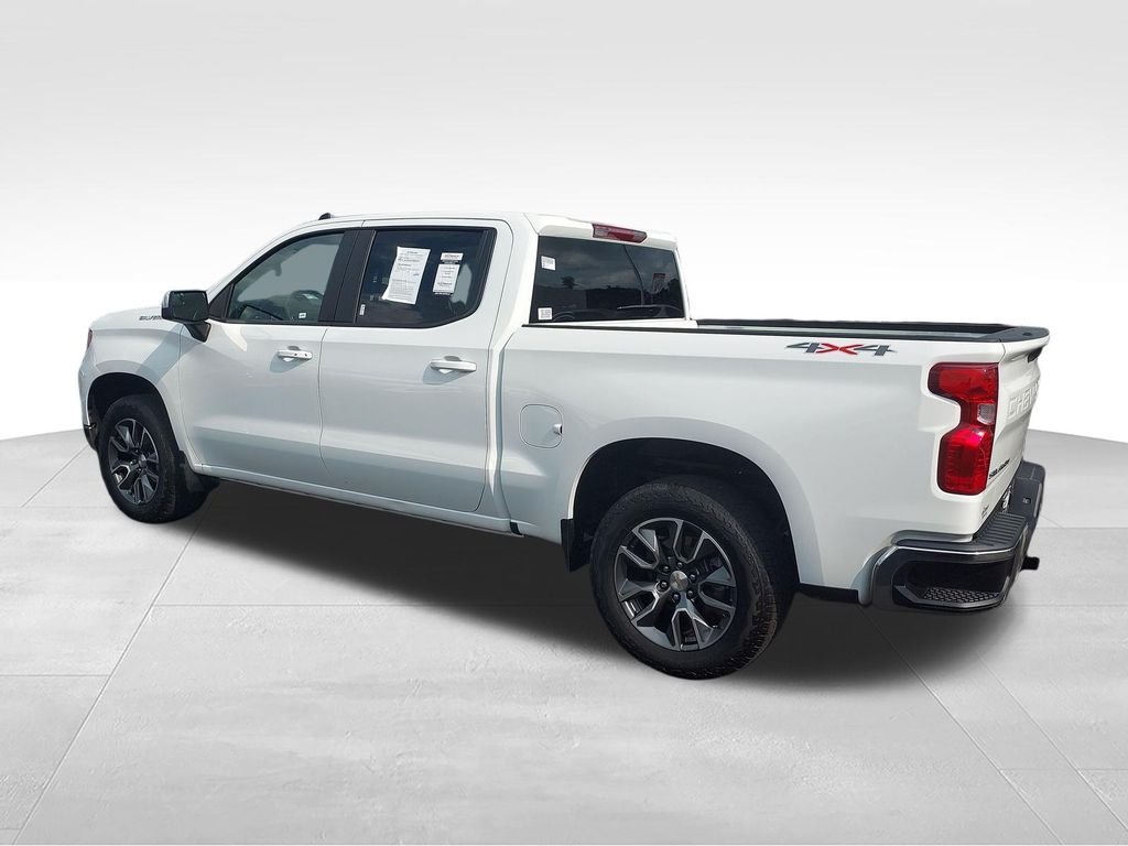 Used 2025 White Chevrolet LT image 3