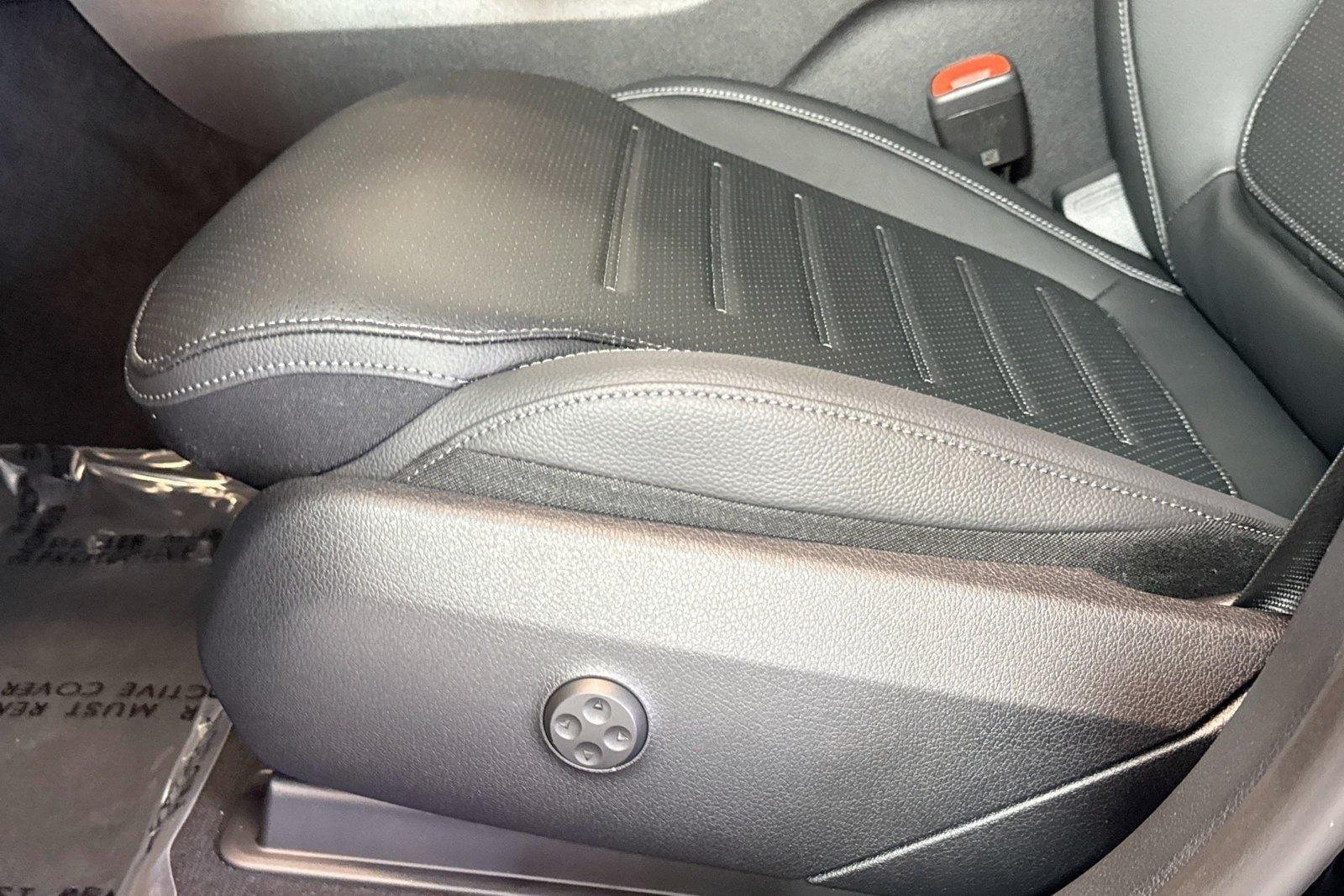 New 2026 Black Mercedes-Benz GLC 300 image 17