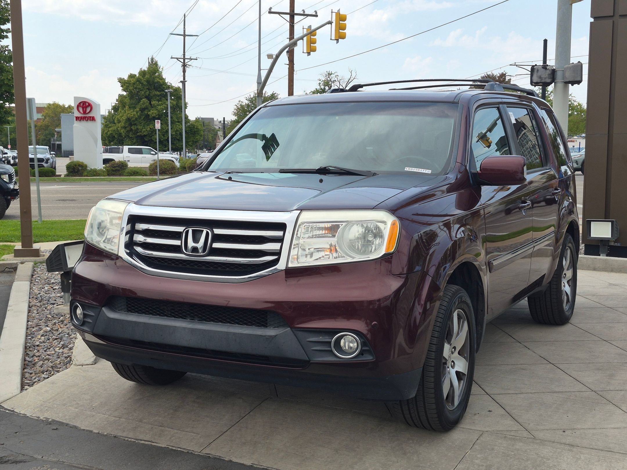 Used 2012 Maroon Honda Touring image 9