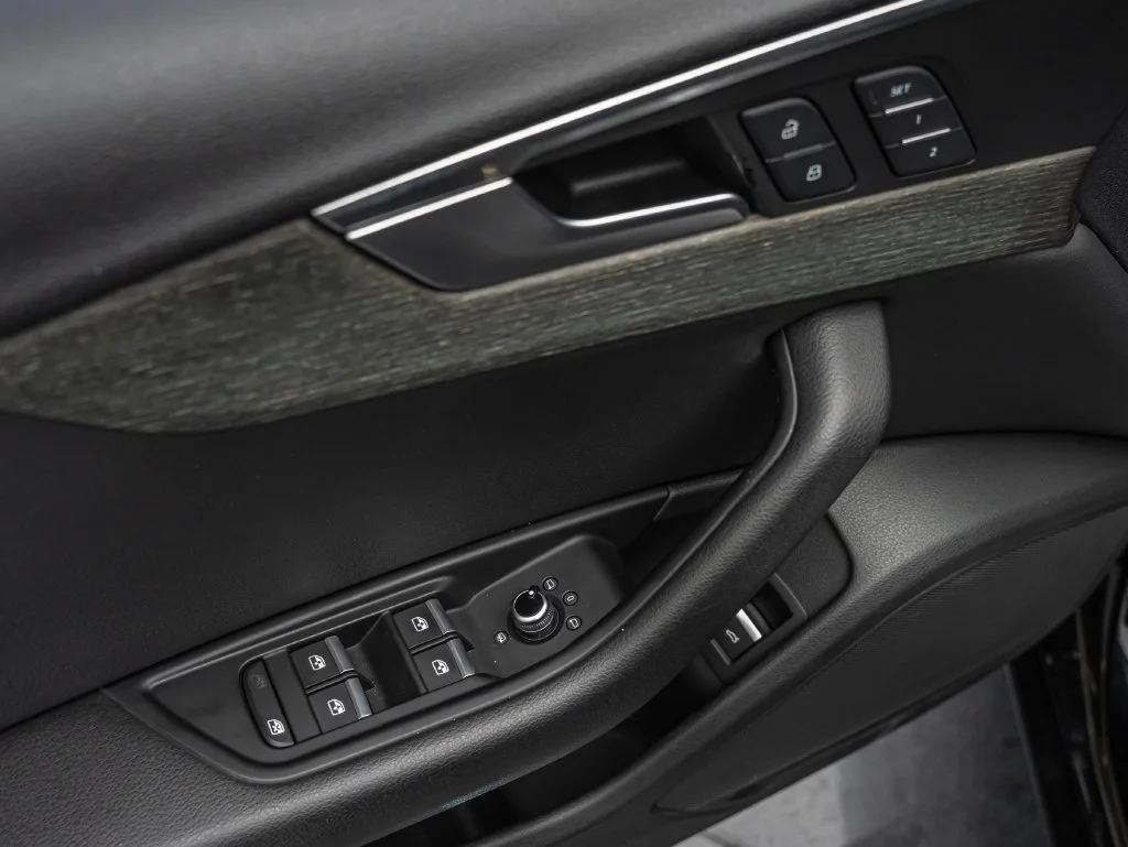 Used 2019 Brilliant Black Audi 2.0T Premium image 26