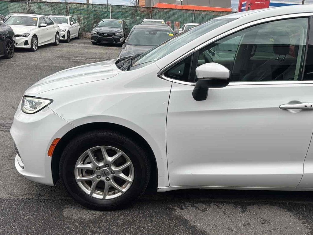 Used 2023 White Chrysler Touring L image 7