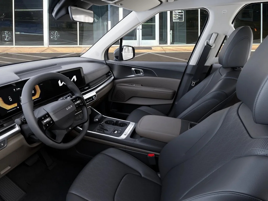 New 2027 Ceramic Silver Kia LXS image 17