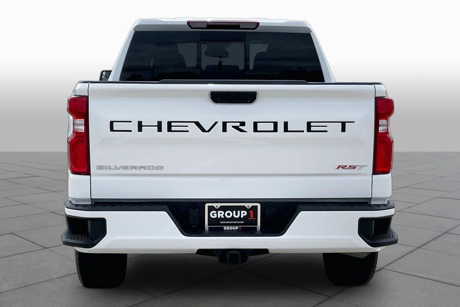Used 2026 Summit White Chevrolet RST image 5