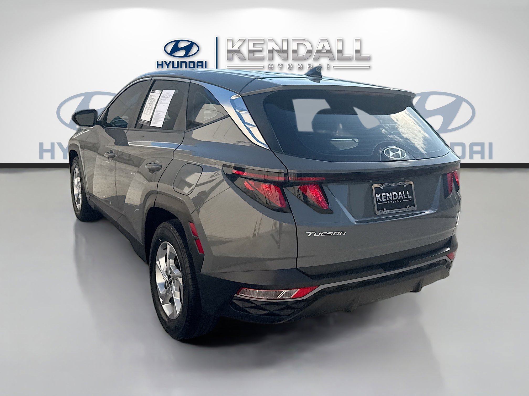 Used 2024 Hampton Gray Hyundai SE image 4