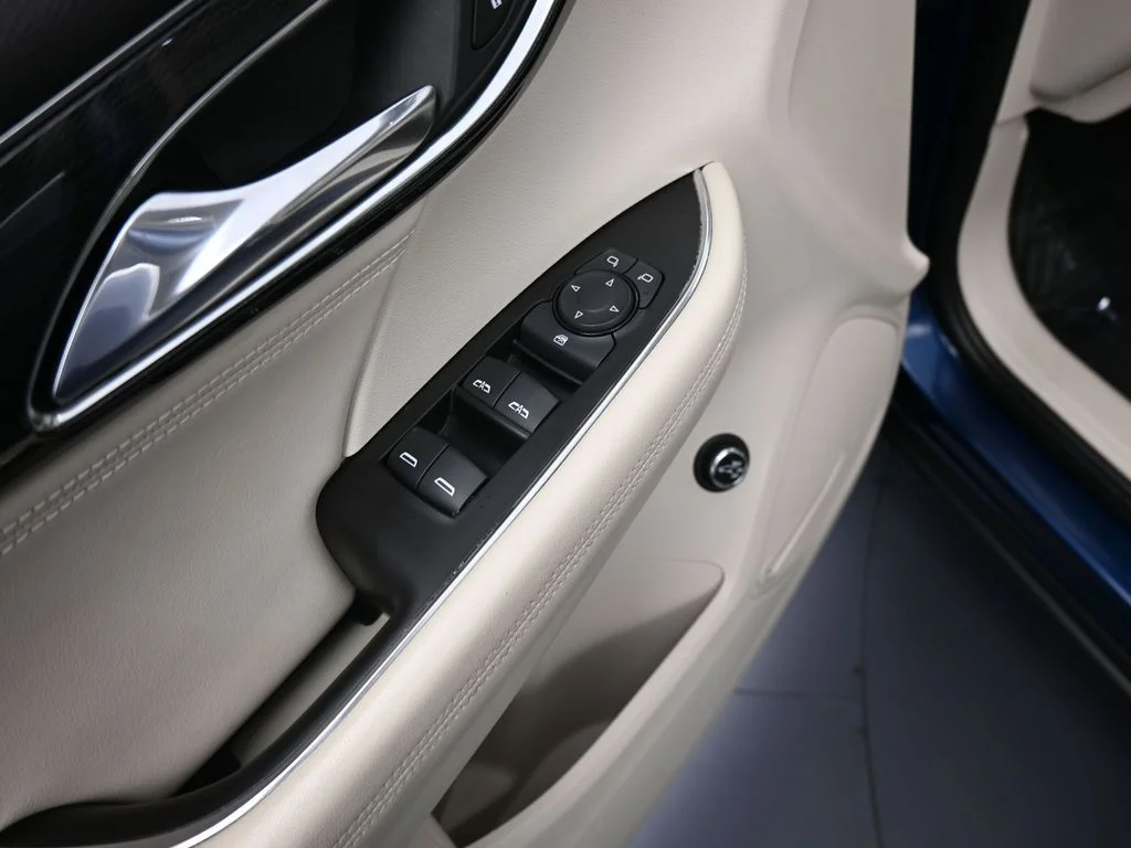 Used 2023 Sapphire Metallic Buick Preferred image 12