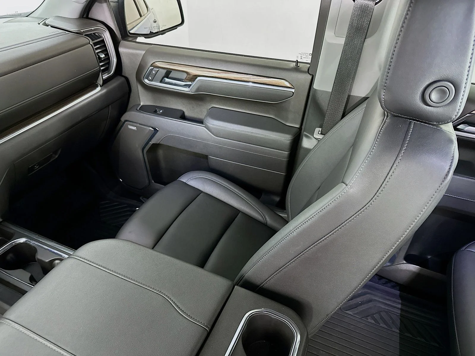 Used 2025 Riptide Blue Metallic Chevrolet LT Trail Boss image 28