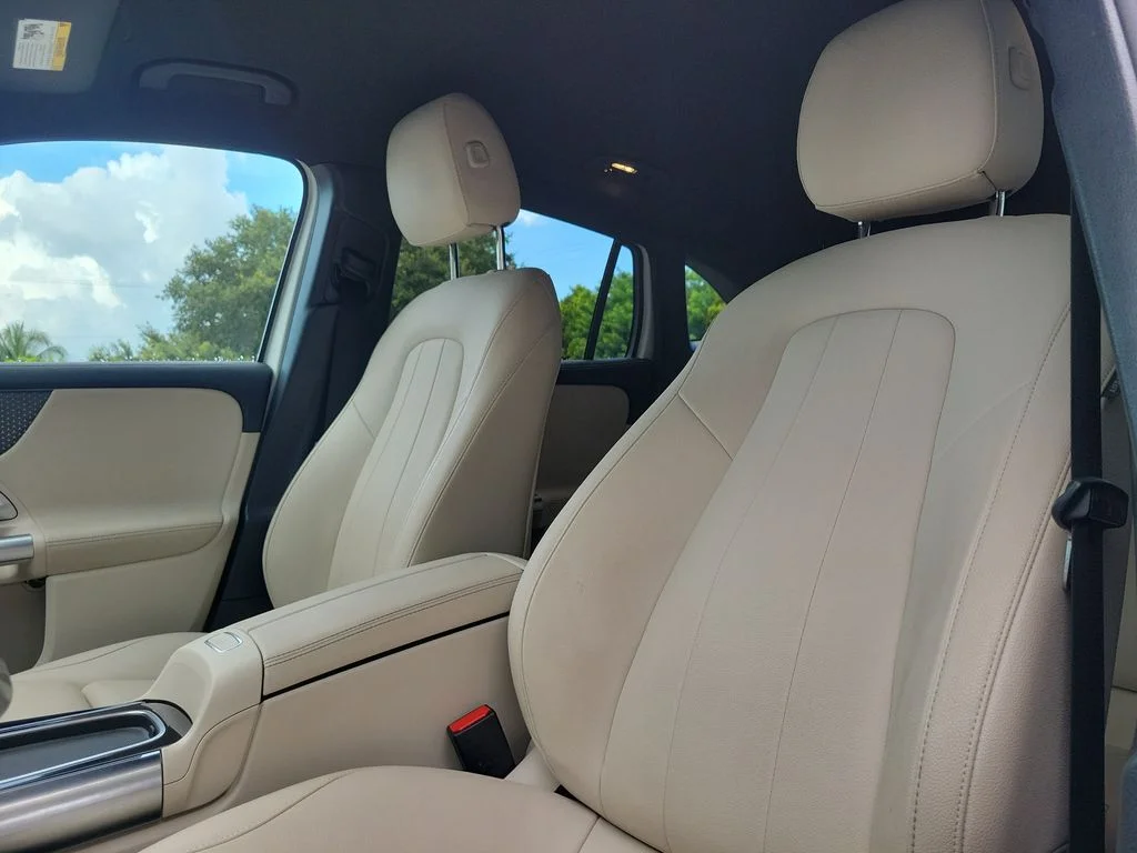 Used 2025 White Mercedes-Benz GLA 250 image 23