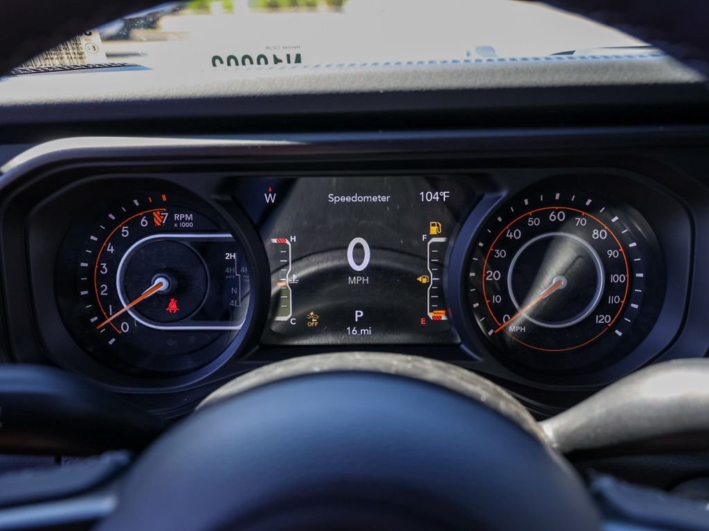 New 2026 Bright White Clear-Coat Exterior Paint Jeep Mojave image 26