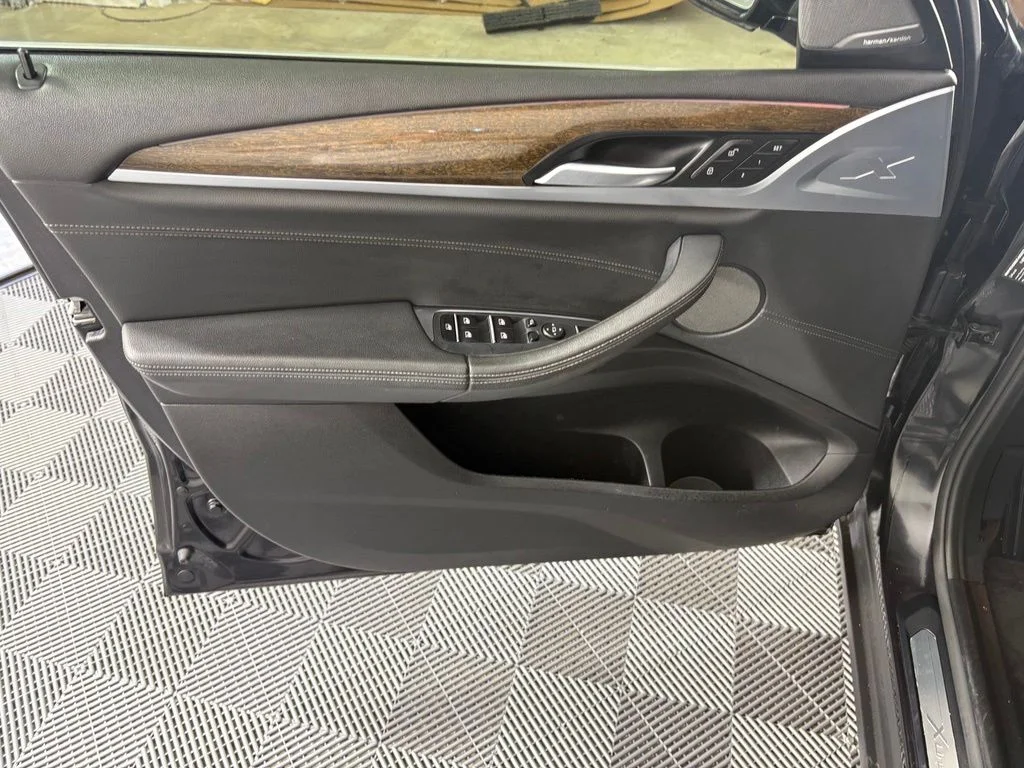 Used 2019 Black BMW xDrive30i image 16