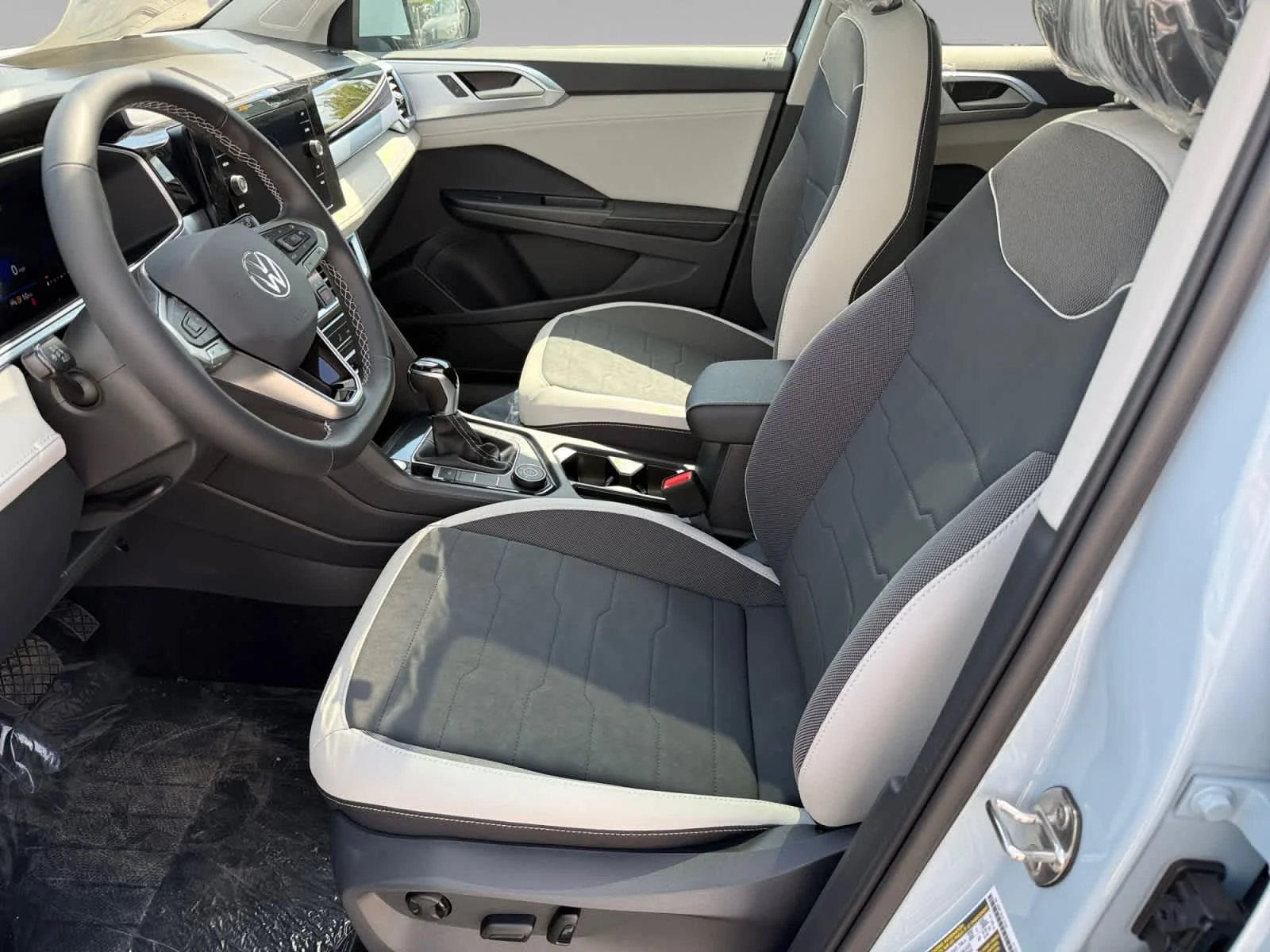 2026 Volkswagen Taos SE - Photo 11
