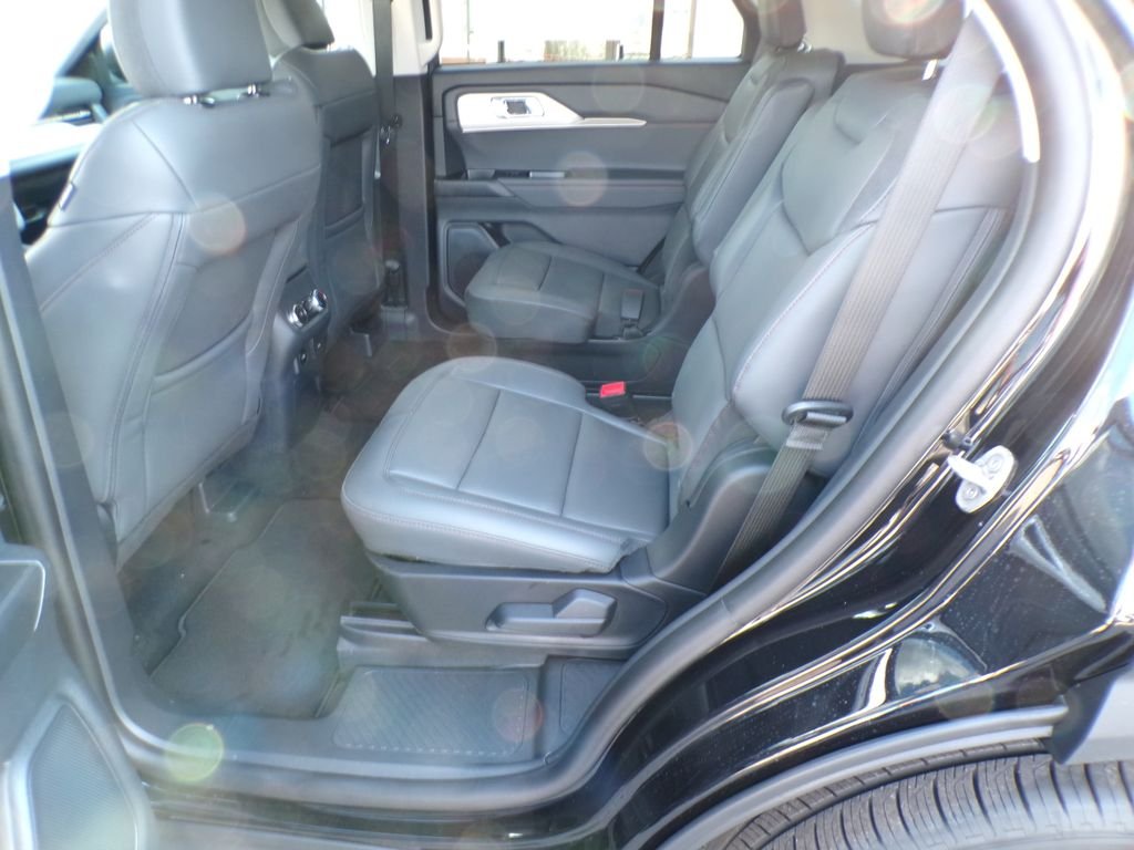 New 2026 Agate Black Metallic Ford Active image 28