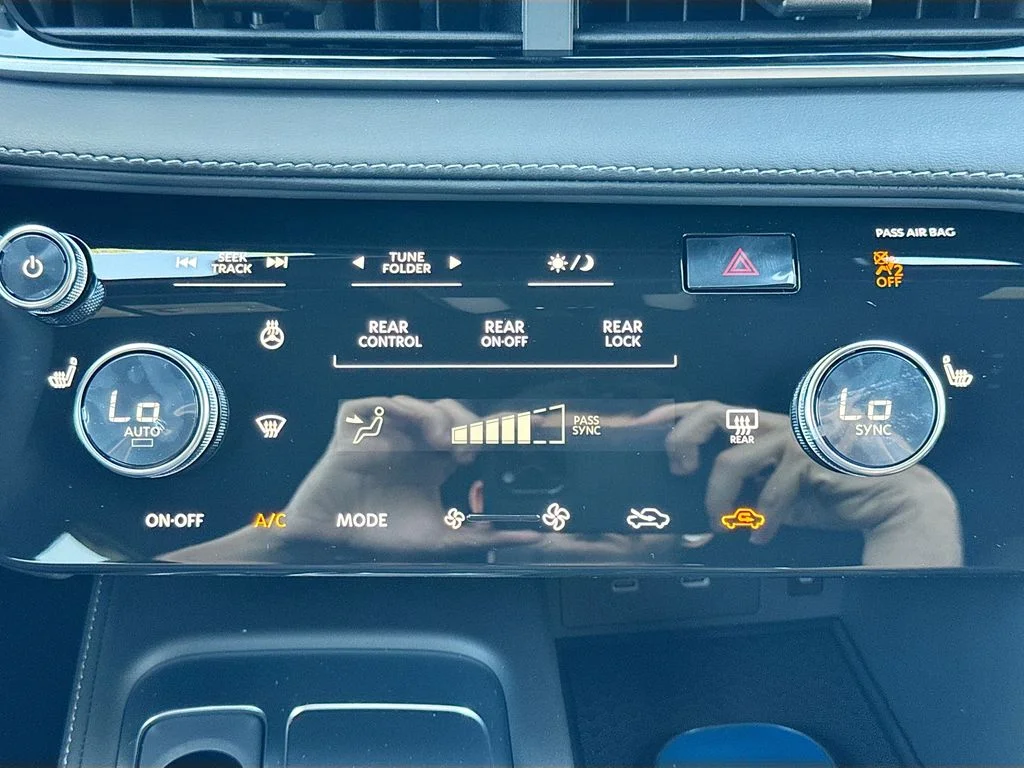 New 2027 GRAPHITE SHADOW INFINITI Luxe AWD image 16
