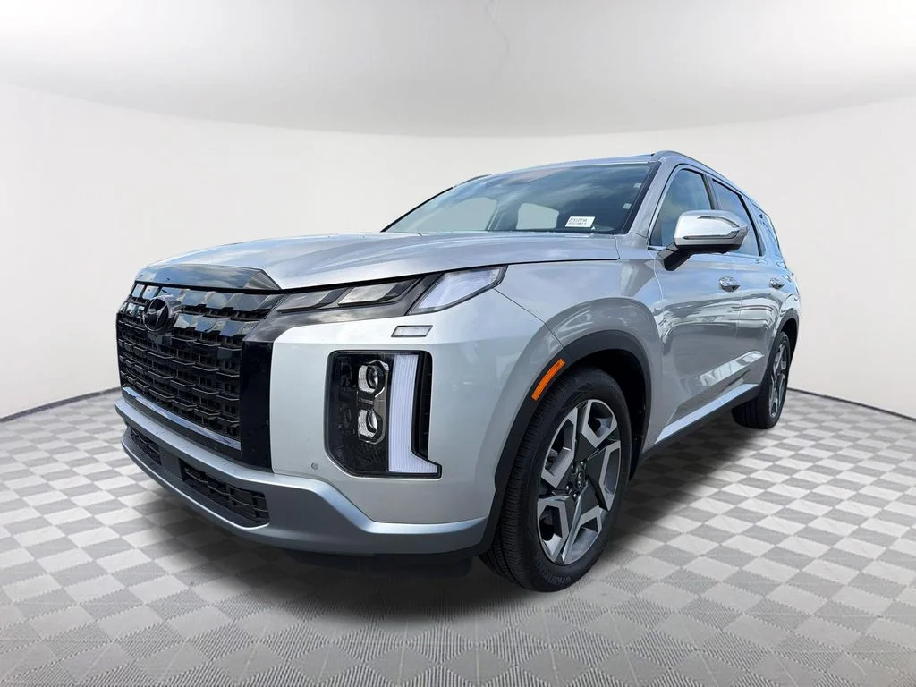 Used 2025 Silver Hyundai SEL Premium image 1