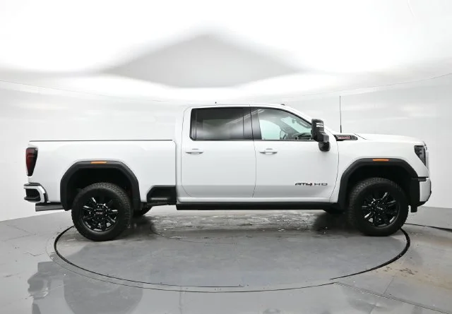 Used 2025 Summit White GMC AT4 image 8