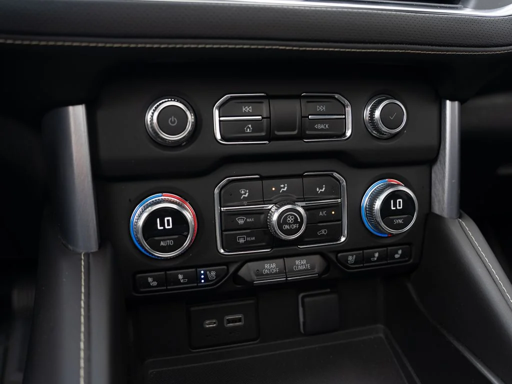 Used 2023 Sterling Metallic GMC SLT image 27