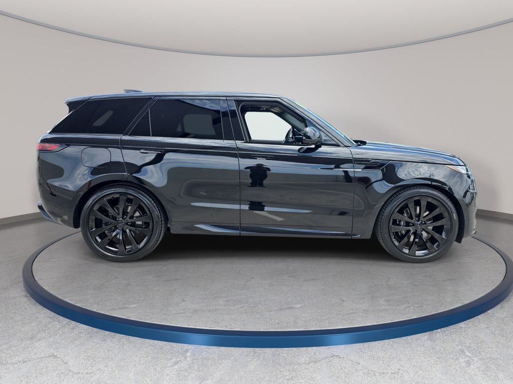Certified Used 2026 Black Land Rover Dynamic SE image 5