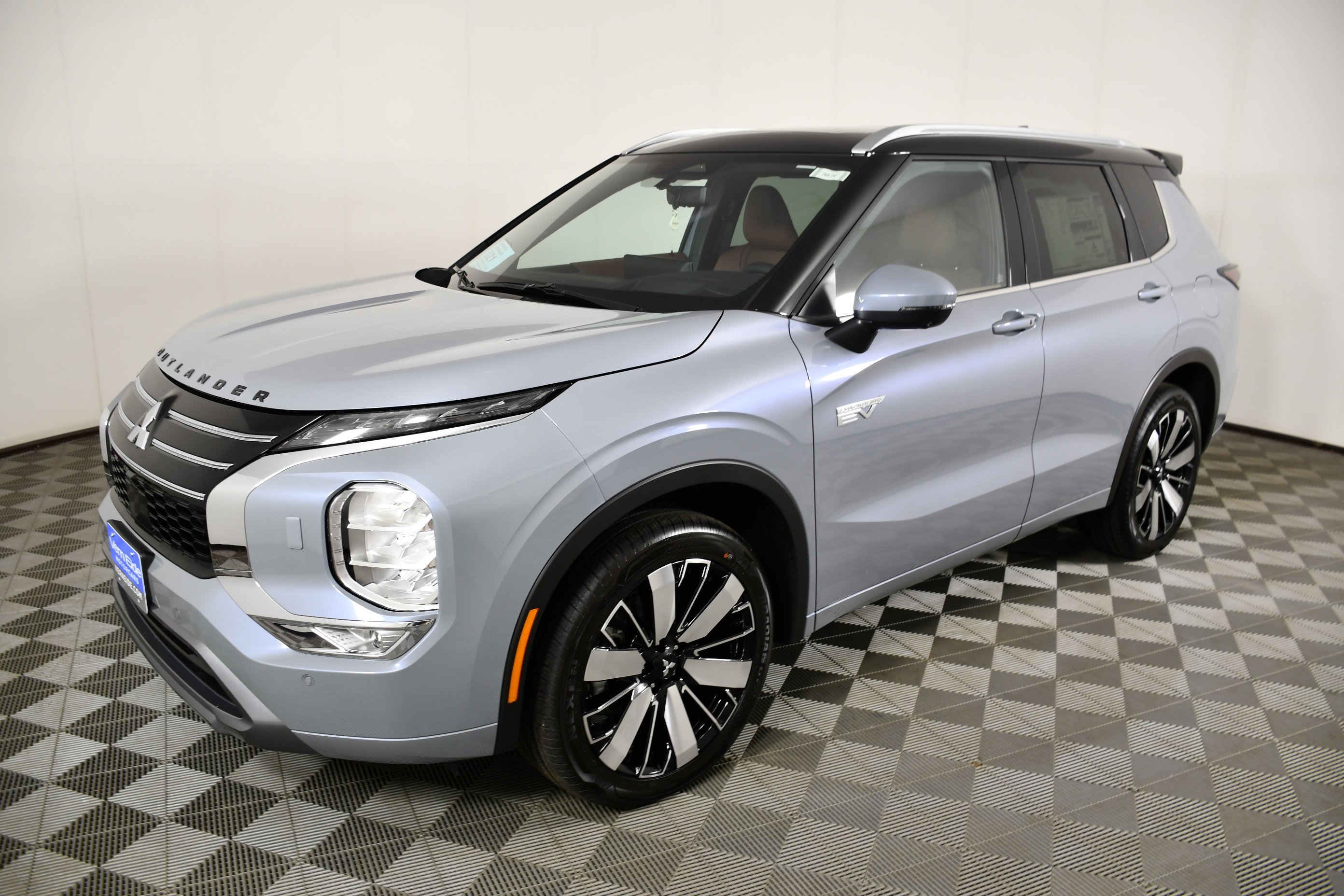 New 2026 Moonstone Mitsubishi SEL image 10