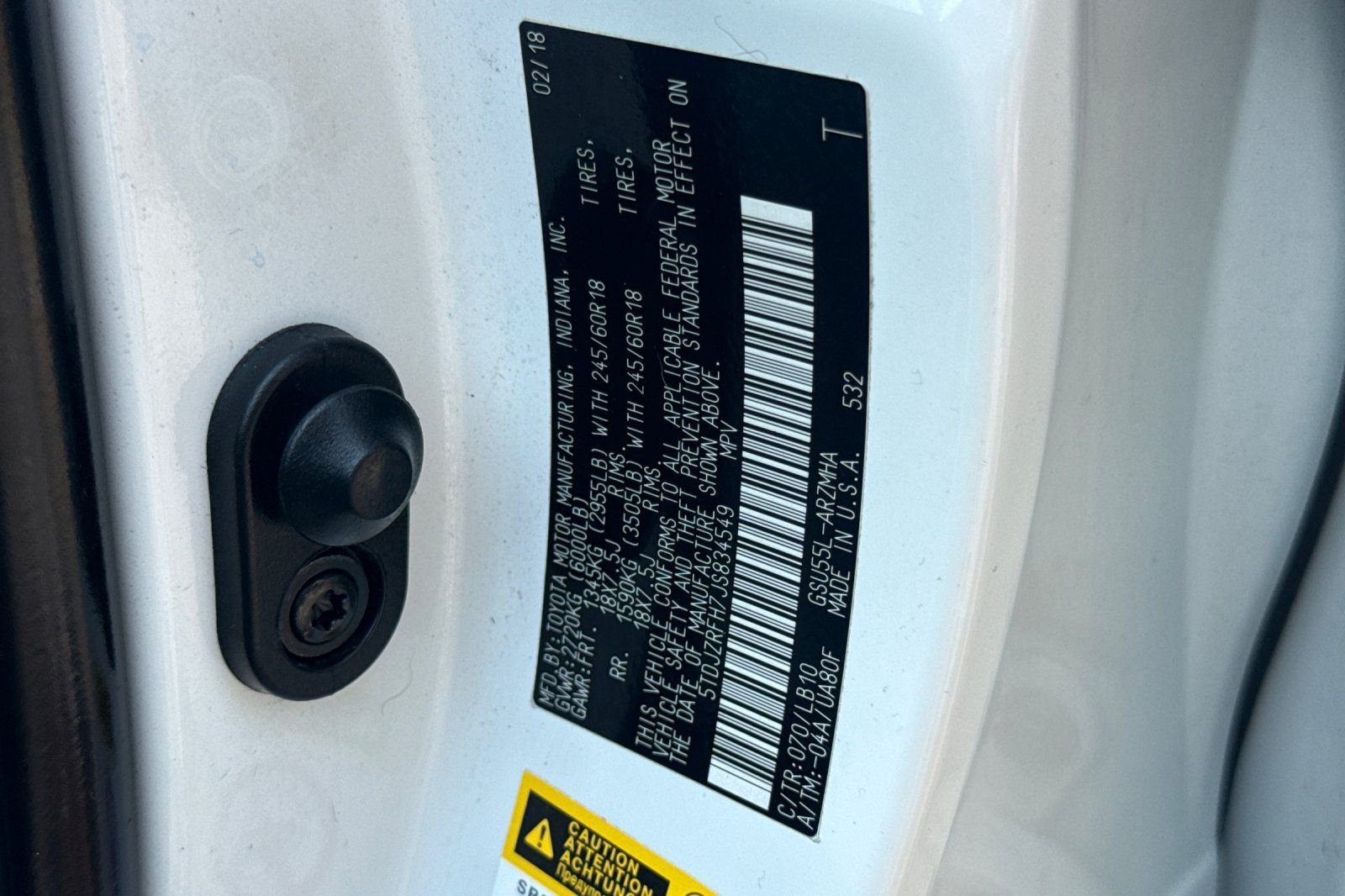 Used 2018 White Toyota XLE image 29