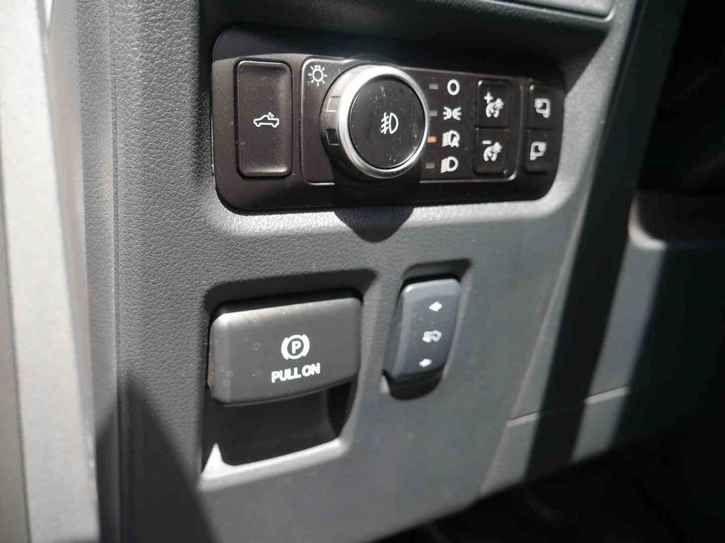 Used 2025 Silver Ford Tremor image 32