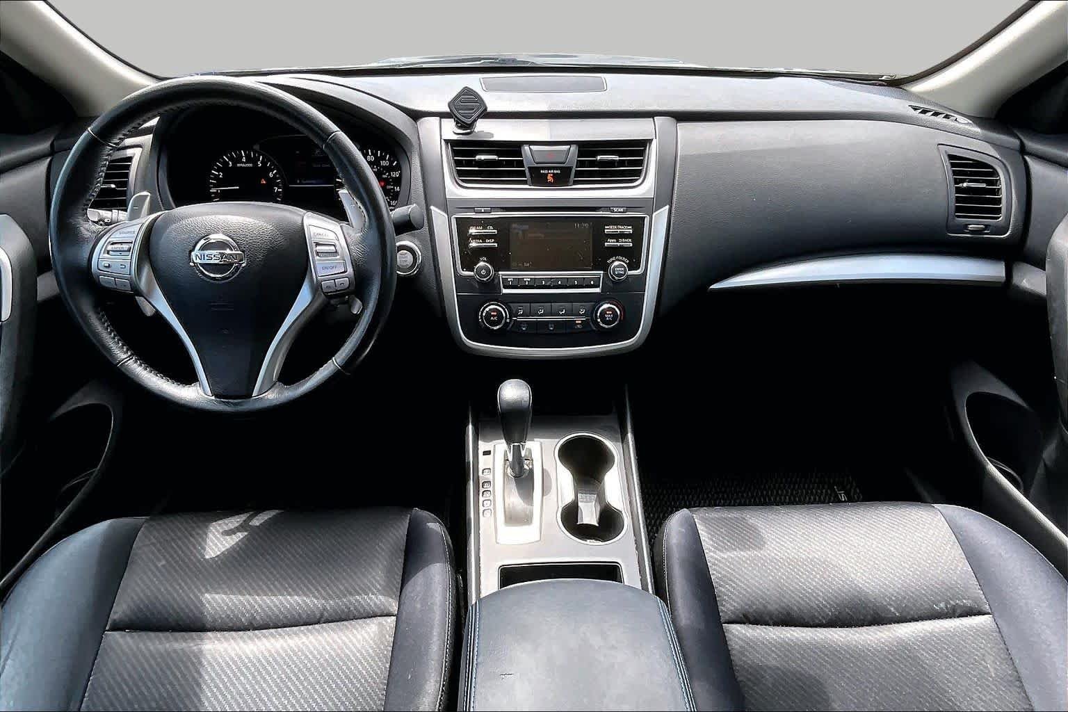Used 2016 Super Black Nissan 2.5 SR image 14