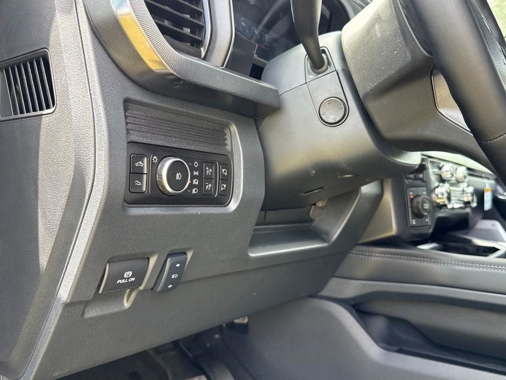 New 2026 Star White Metallic Tri-Coat Ford F-250® Platinum® image 18