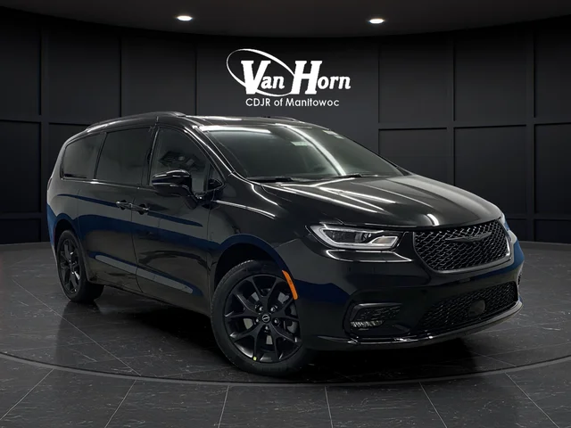 2026 Chrysler Pacifica Limited AWD's photo