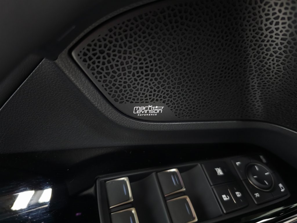 2025 LEXUS LX - Image 17