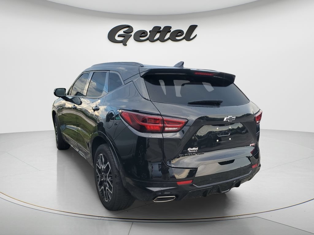 Used 2025 Black Chevrolet RS image 5
