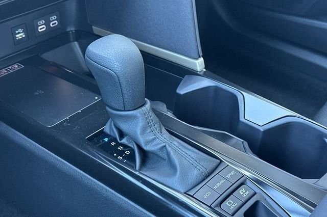 2026 Toyota Camry LE - Photo 25
