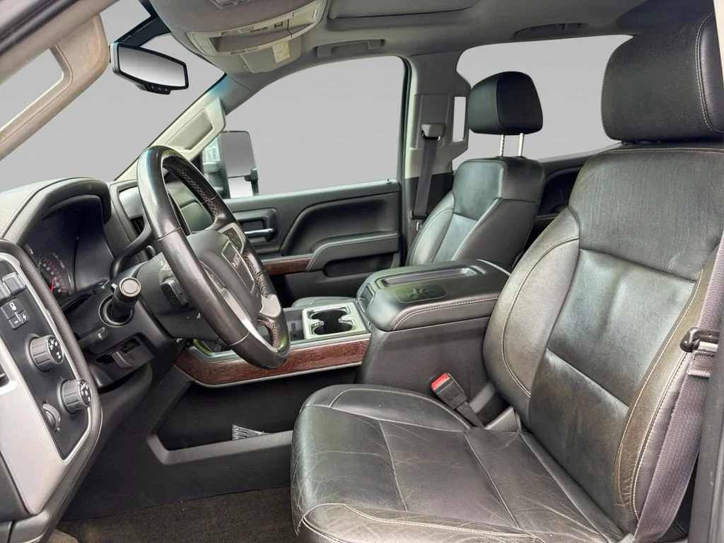 Used 2015 Black GMC SLT image 10