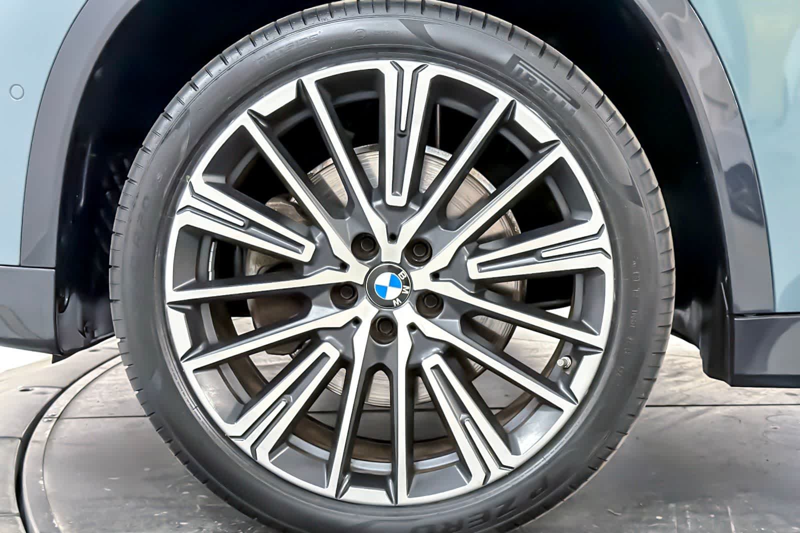 Used 2023 Cape York Green Metallic BMW xDrive28i image 27