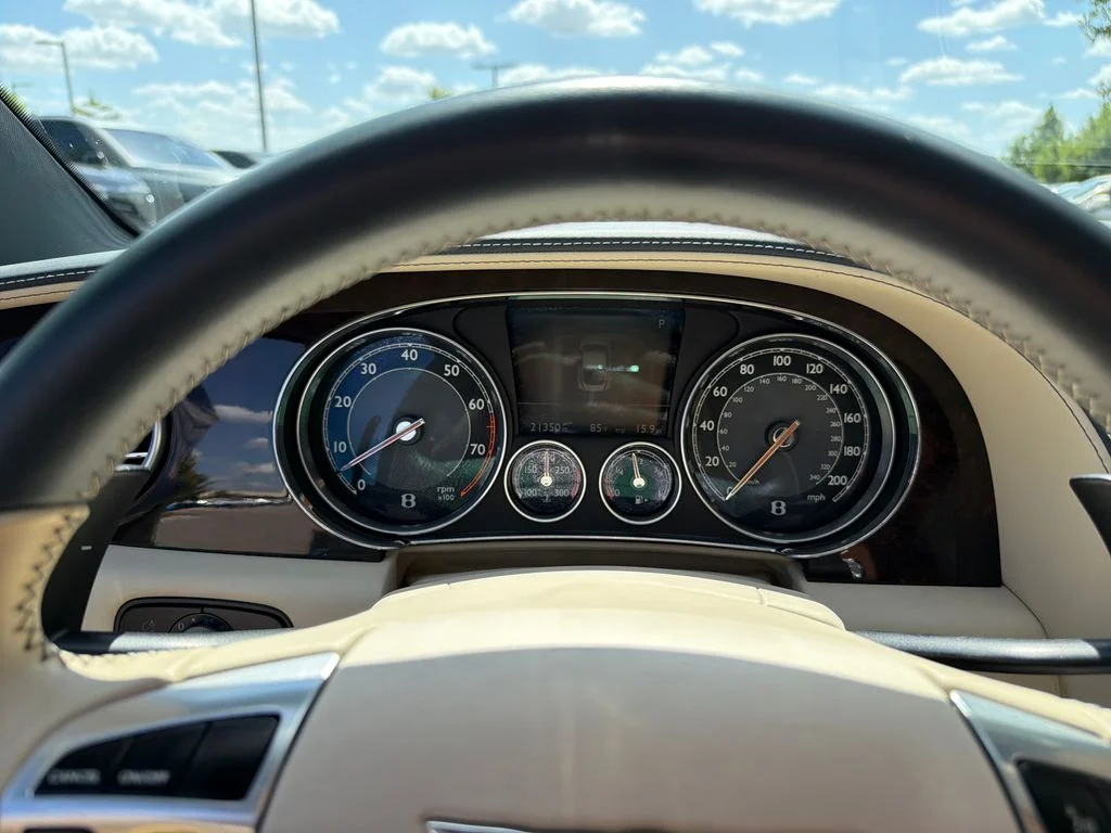 Used 2012  Bentley Base image 23