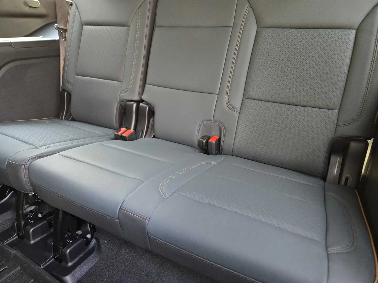 2027 GMC Yukon AT4 - Photo 17