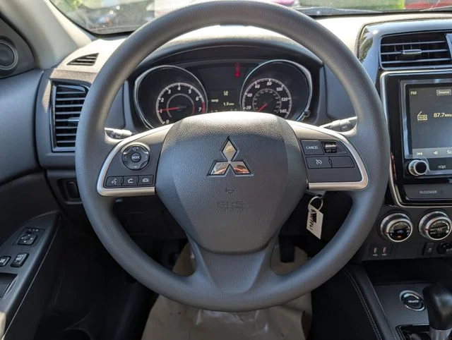 New 2026 Labrador Black Pearl Mitsubishi 2.0 S image 8