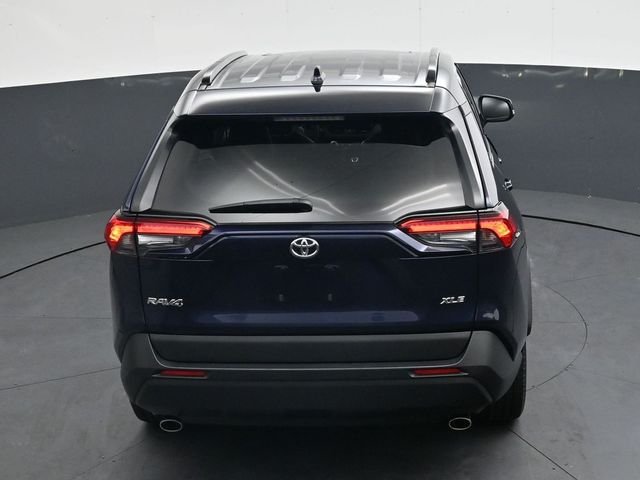 Used 2024  Toyota XLE Premium image 26