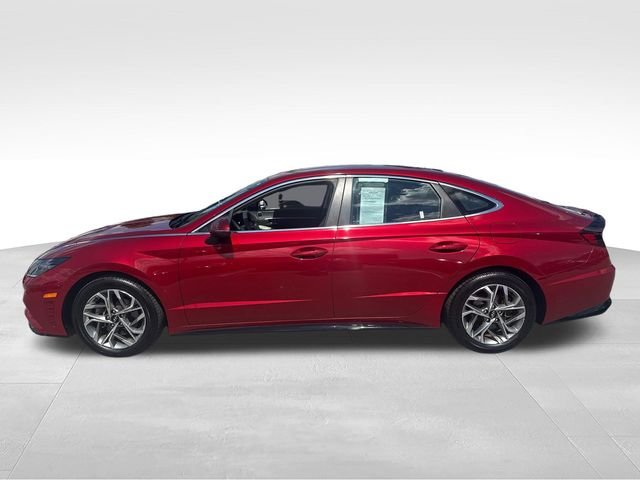 Used 2023 Red Hyundai SEL image 2
