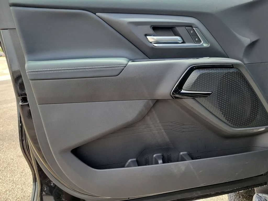 New 2026 Black Chevrolet LT - Standard Range image 20