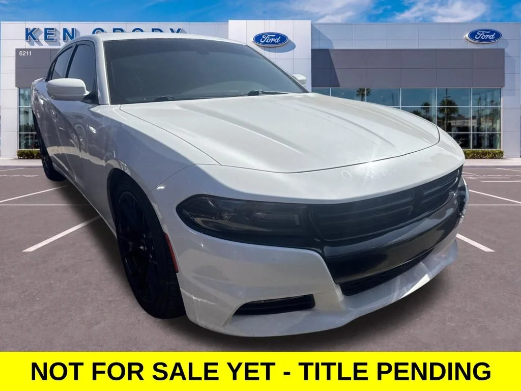 Used 2015 White Dodge R/T image 1