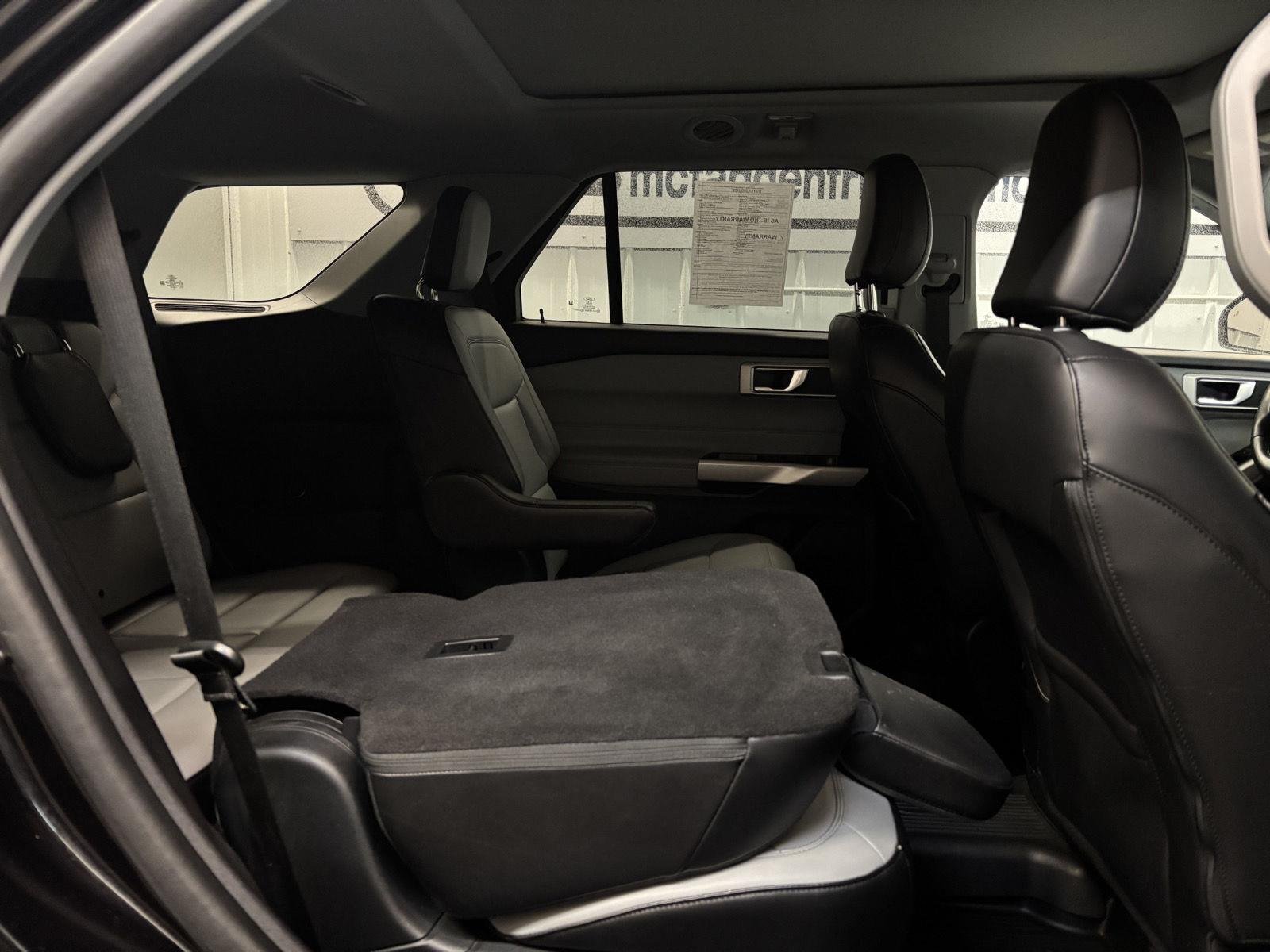 Used 2021 Agate Black Metallic Ford XLT image 27
